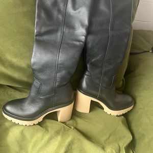 Corry H2O black leather boots